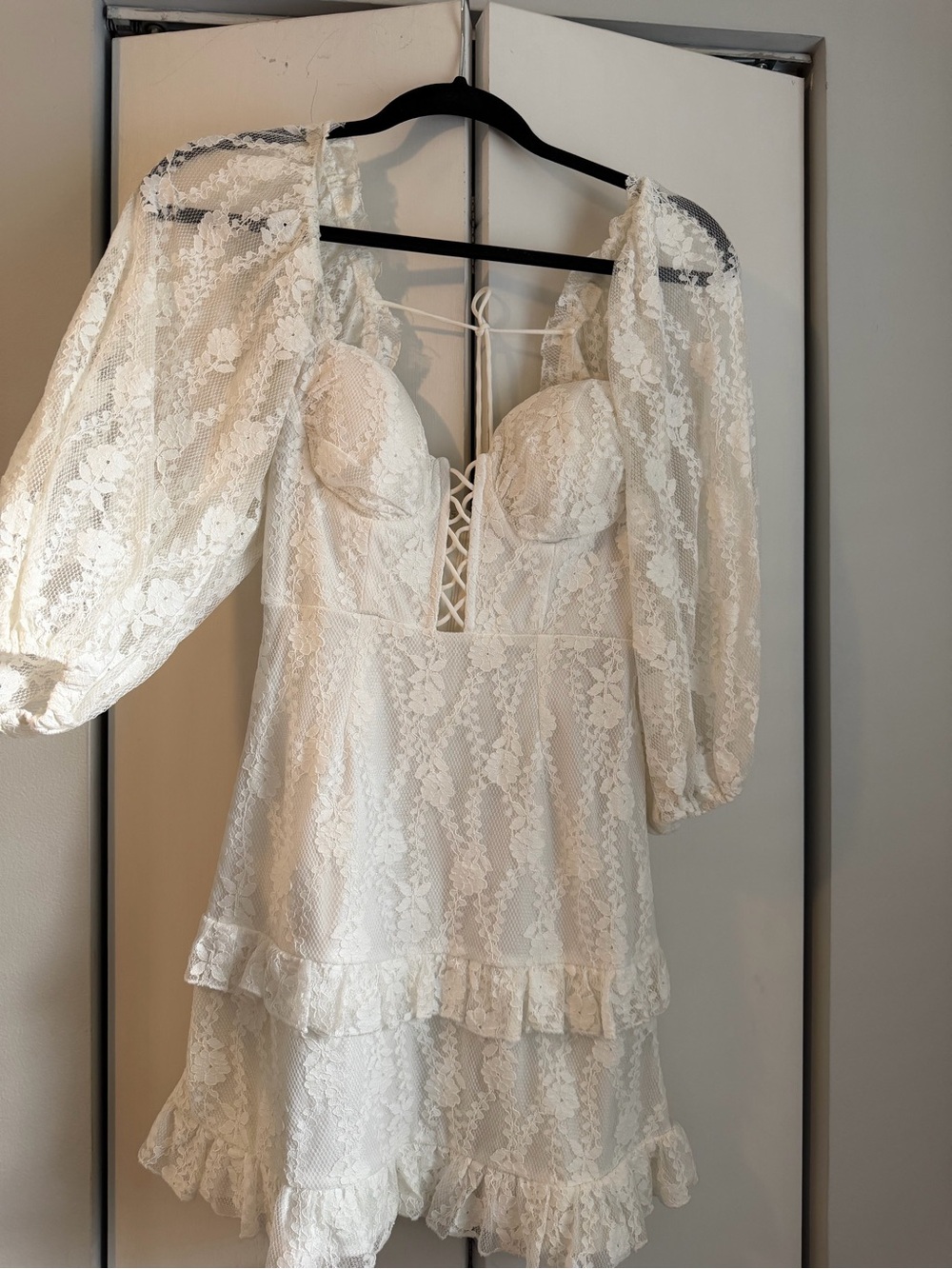 Selfie Leslie White Lace Puff-Sleeve Mini Dress